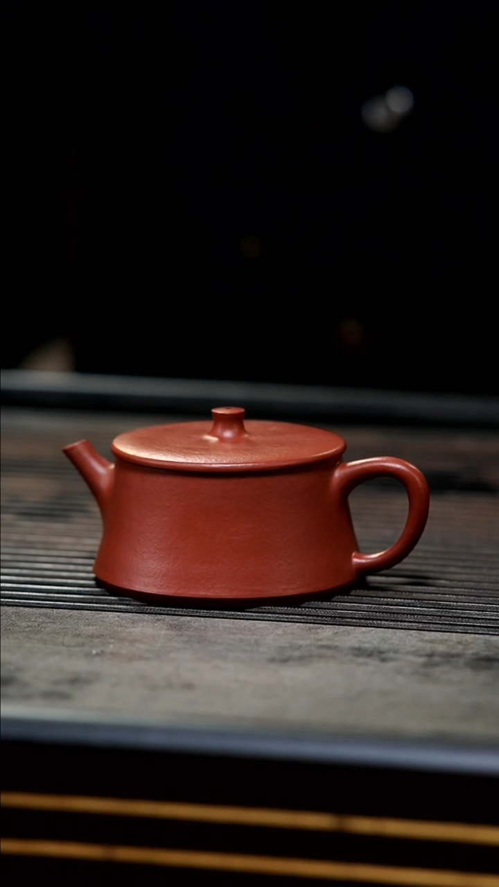 【闪购商品】紫砂茶壶微瑕朱泥大红袍云柱110cc