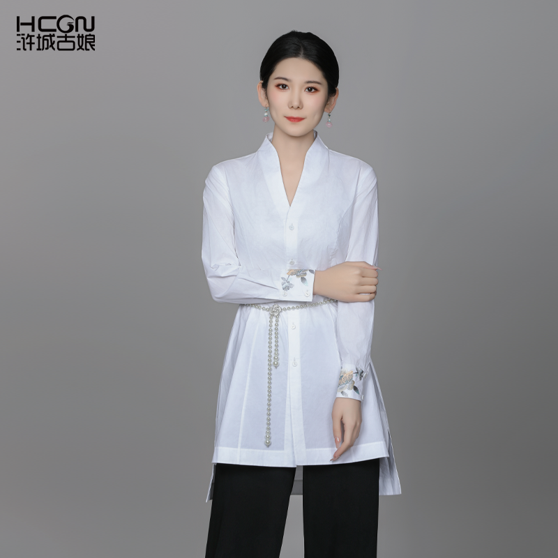 【纯棉】国风精致刺绣薄荷曼波百搭时尚长袖女V领蝶香衬衫ACL181030