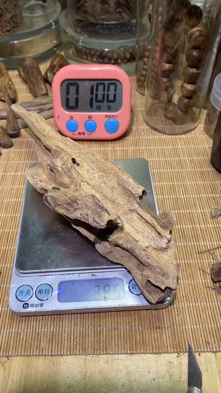 【闪购商品】沉香摆件海南虫漏料38克