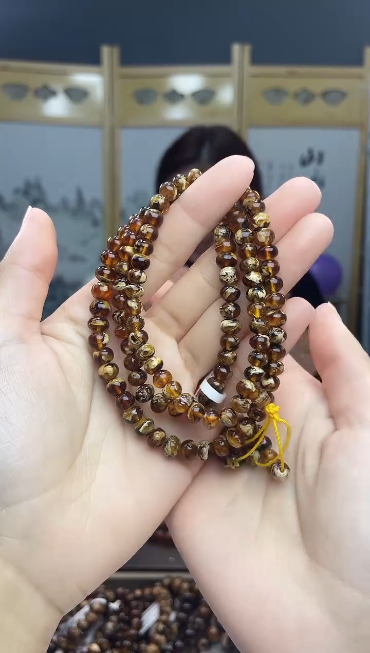 【闪购商品】琥珀裸石未镶嵌6+溶洞108