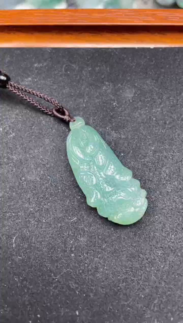 【闪购商品】翡翠颈饰未镶嵌白菜