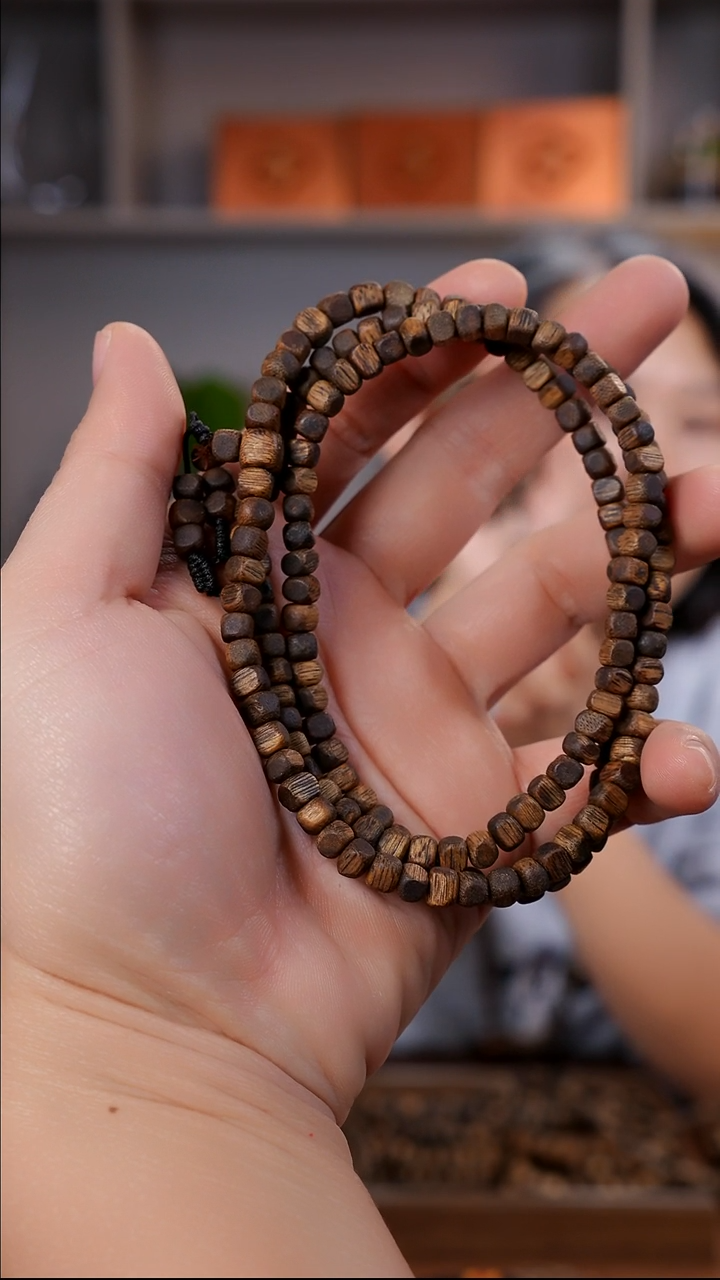 沉香手串方珠多圈张勺子