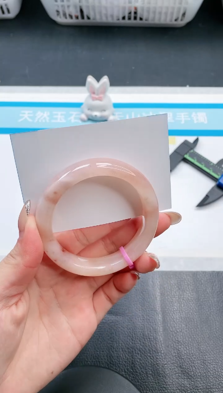 【闪购商品】石英质玉手镯未镶嵌16V26-55