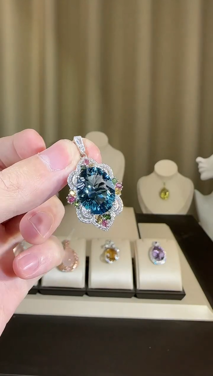 【闪购商品】托帕石颈饰银S925镶嵌13*18mm