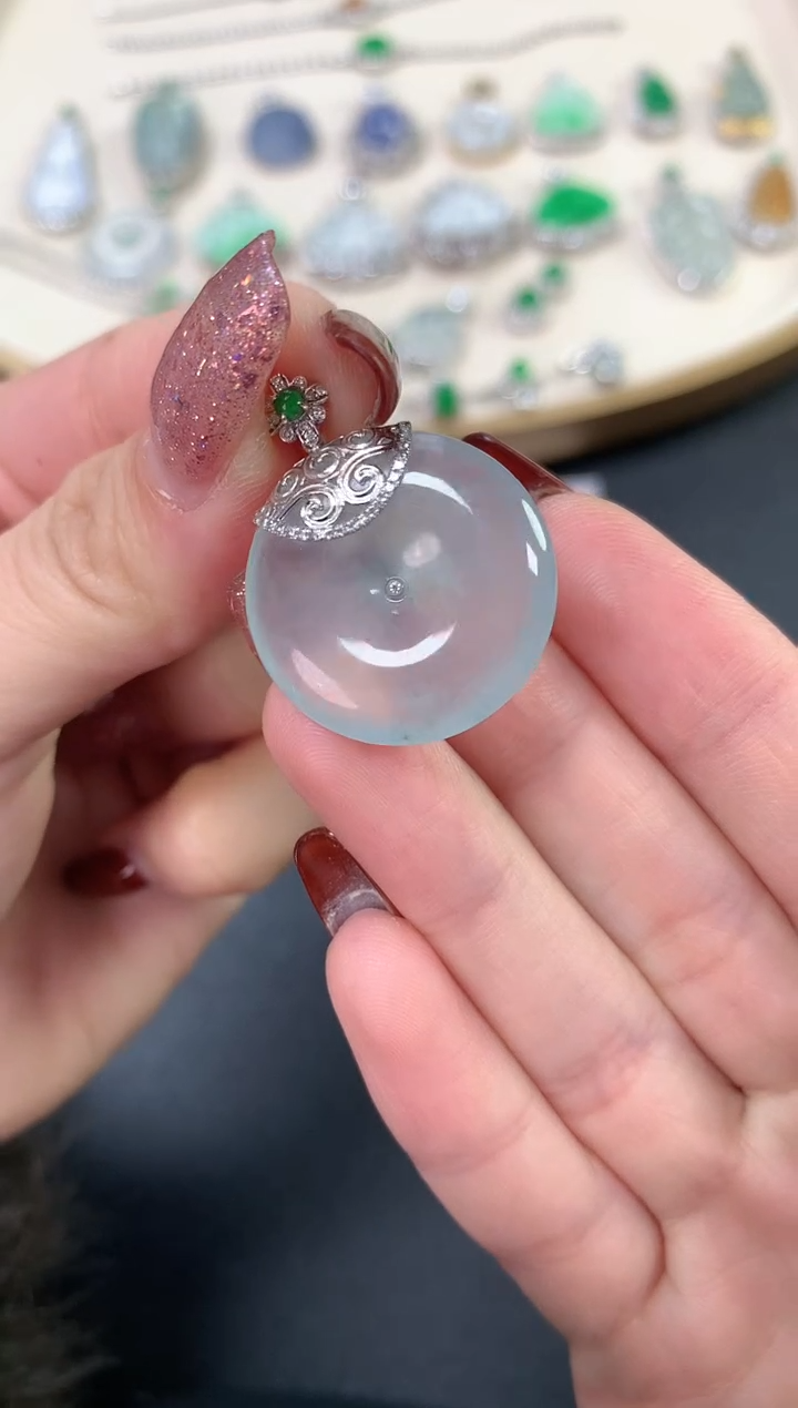 【闪购商品】翡翠吊坠(不含链)18K金镶嵌7280