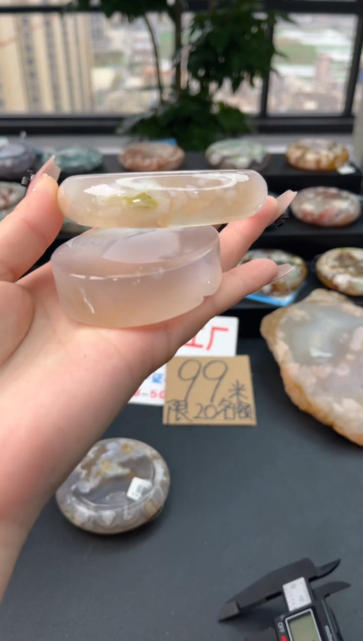 【闪购商品】石英质玉手镯未镶嵌赠送镯心（59圈口）无证书