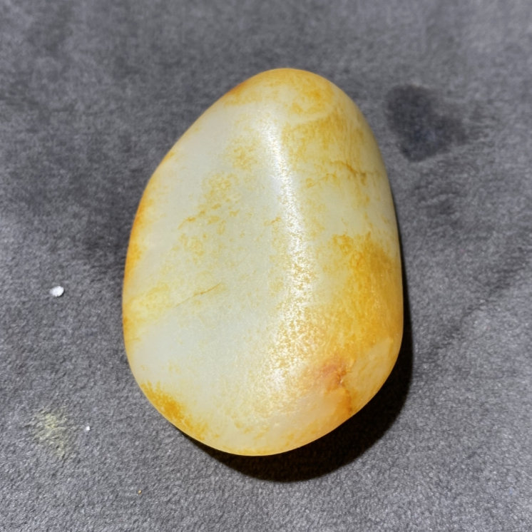 和田玉籽料原石把件
