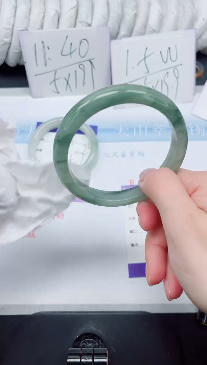 【闪购商品】石英质玉手镯未镶嵌105#64.4