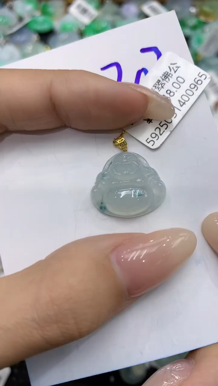 翡翠18K金镶嵌颈饰111111111111