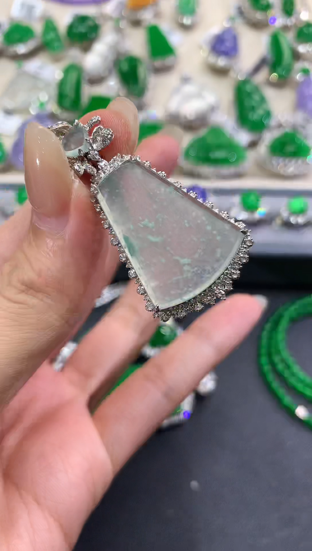 【闪购商品】翡翠吊坠(不含链)18K金镶嵌w173     