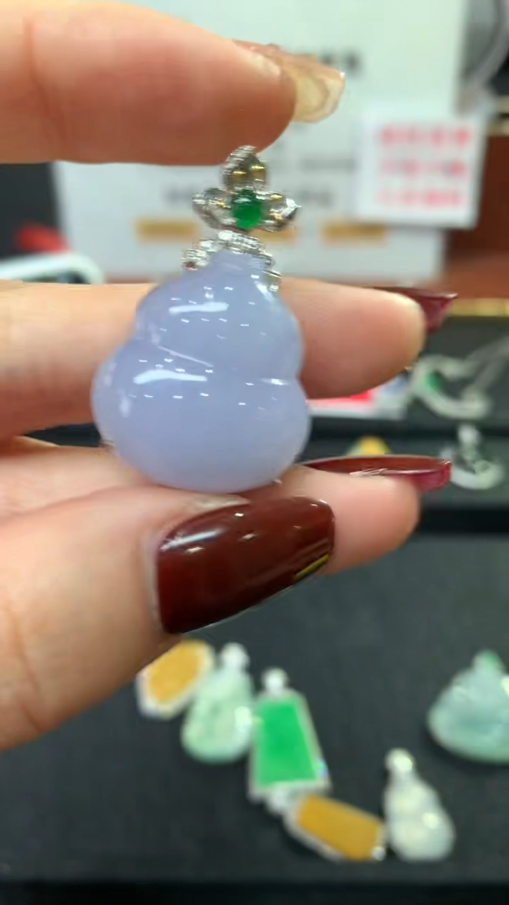 【闪购商品】翡翠吊坠(不含链)18K金镶嵌葫芦回流不退不换|5800+0