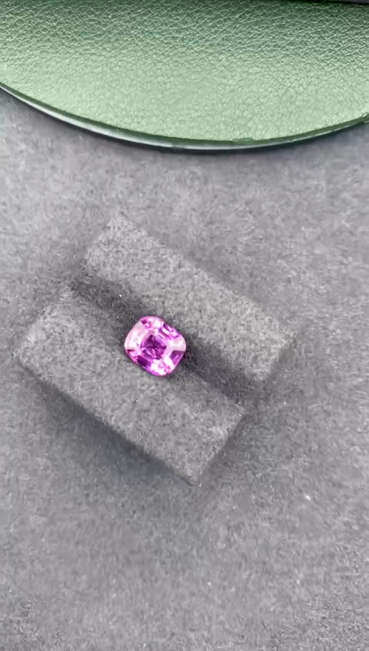 【闪购商品】彩色蓝宝石裸石未镶嵌2ct 无烧紫蓝宝