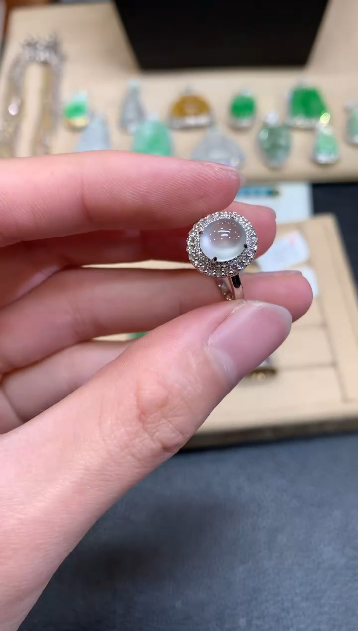 【闪购商品】翡翠戒指18K金镶嵌蛋面【无服务费】