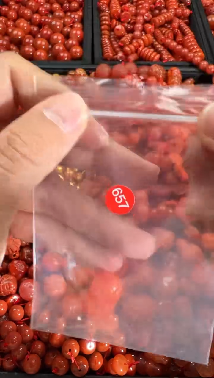 【闪购商品】南红玛瑙颈饰未镶嵌1