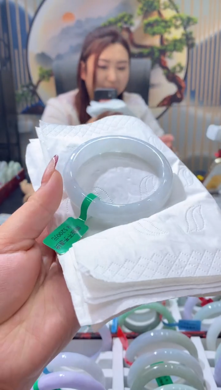 【闪购商品】翡翠手镯未镶嵌00008774