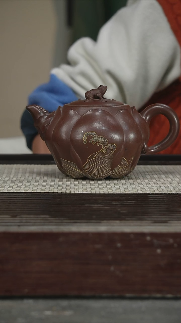 茶壶紫砂储集泉设计，顾顺娣制，带证193号