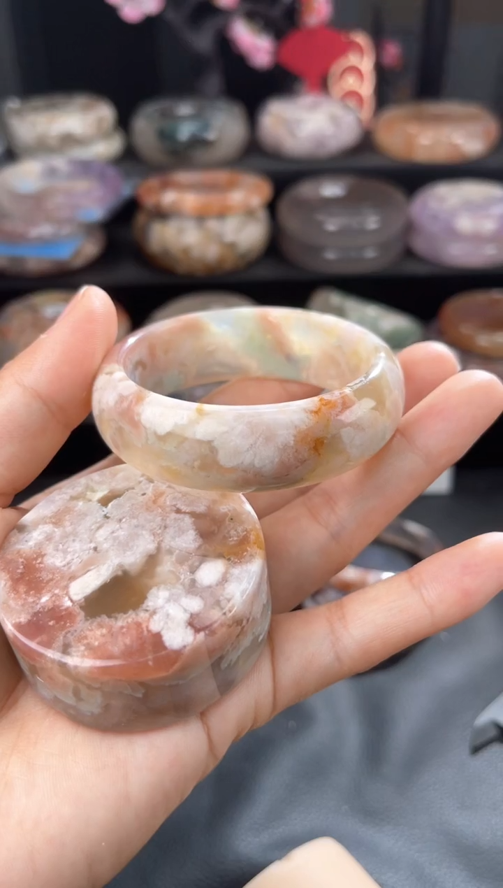 【闪购商品】石英质玉手镯未镶嵌53