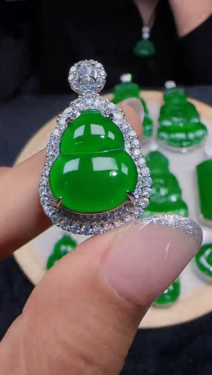 未镶嵌定制翡翠翡翠吊坠158