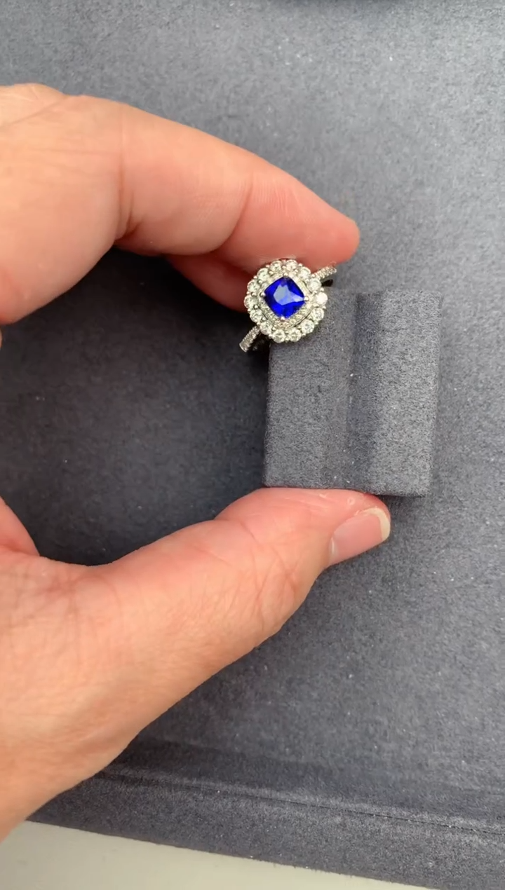 【闪购商品】蓝宝石戒指18K金镶嵌1ct皇家蓝戒指