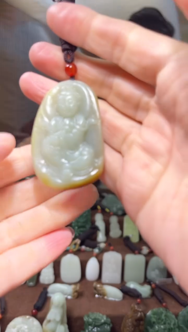 颈饰未镶嵌和田玉·