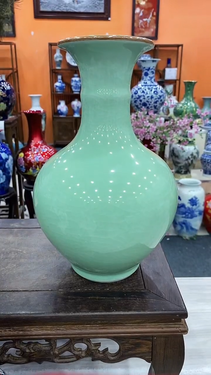 摆件青釉开片赏瓶31*20+旋转底座