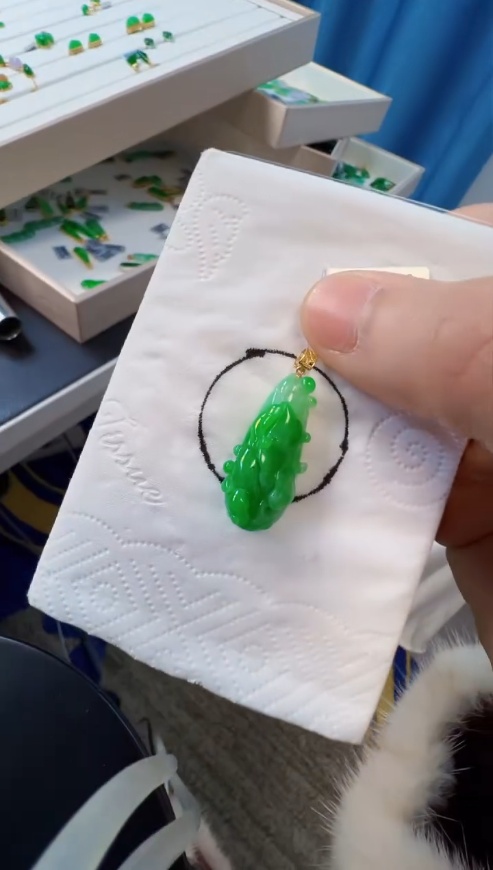 【闪购商品】翡翠吊坠(不含链)18K金镶嵌1200元