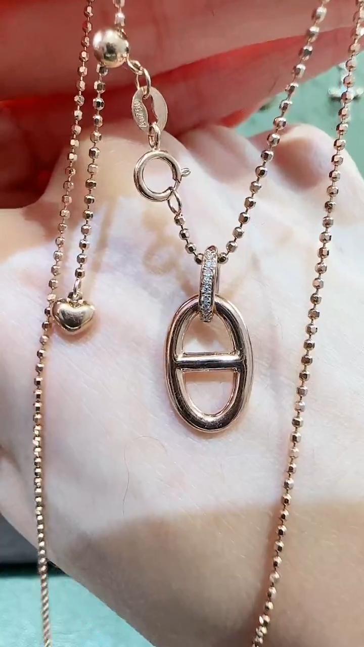 【闪购商品】天然钻石吊坠(不含链)18K金镶嵌18K金钻石猪鼻子吊坠