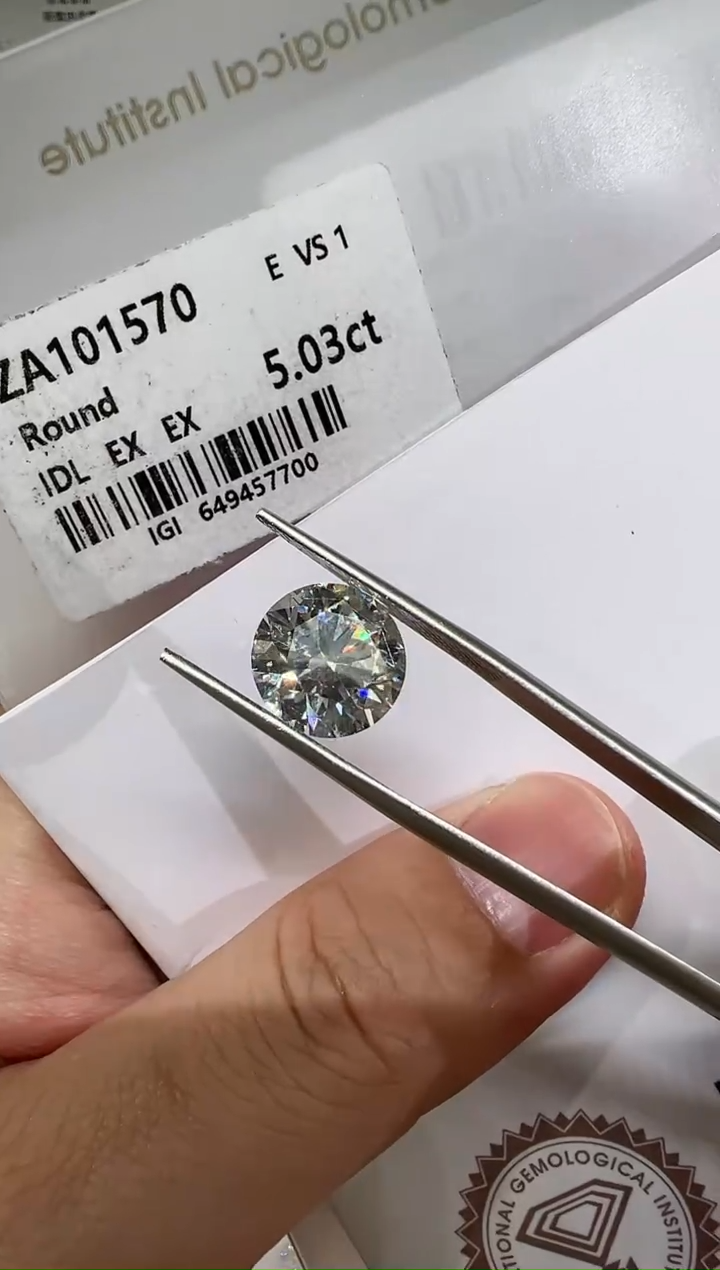 【闪购商品】实验室培育钻石裸石未镶嵌@ 5.03ct 先鉴赏，再定制！