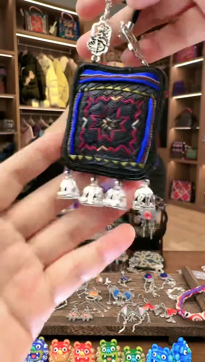 【闪购商品】织绣196黔东南苗族刺绣