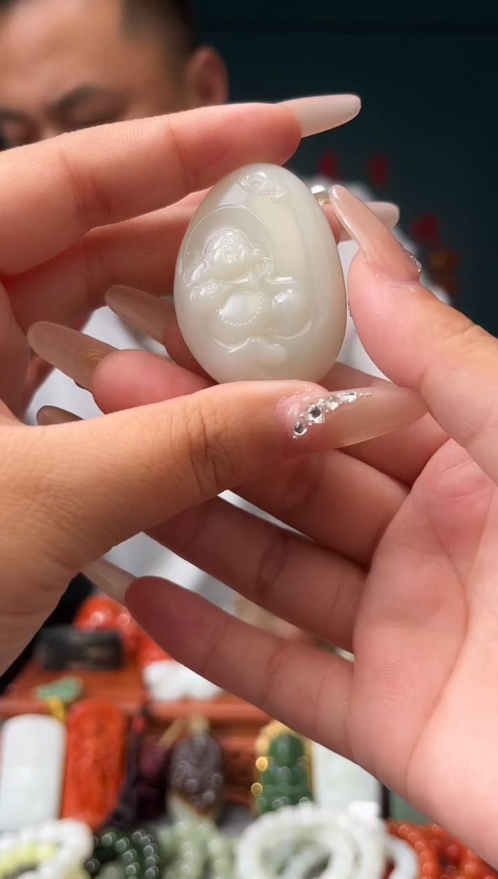 和田玉未镶嵌颈饰吊坠