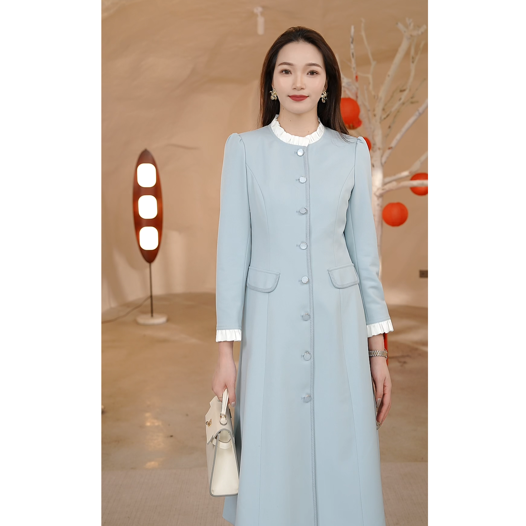 秦婷冰河浅海蓝木耳边拼接简约纯色2025新款连衣裙修身显瘦高级感