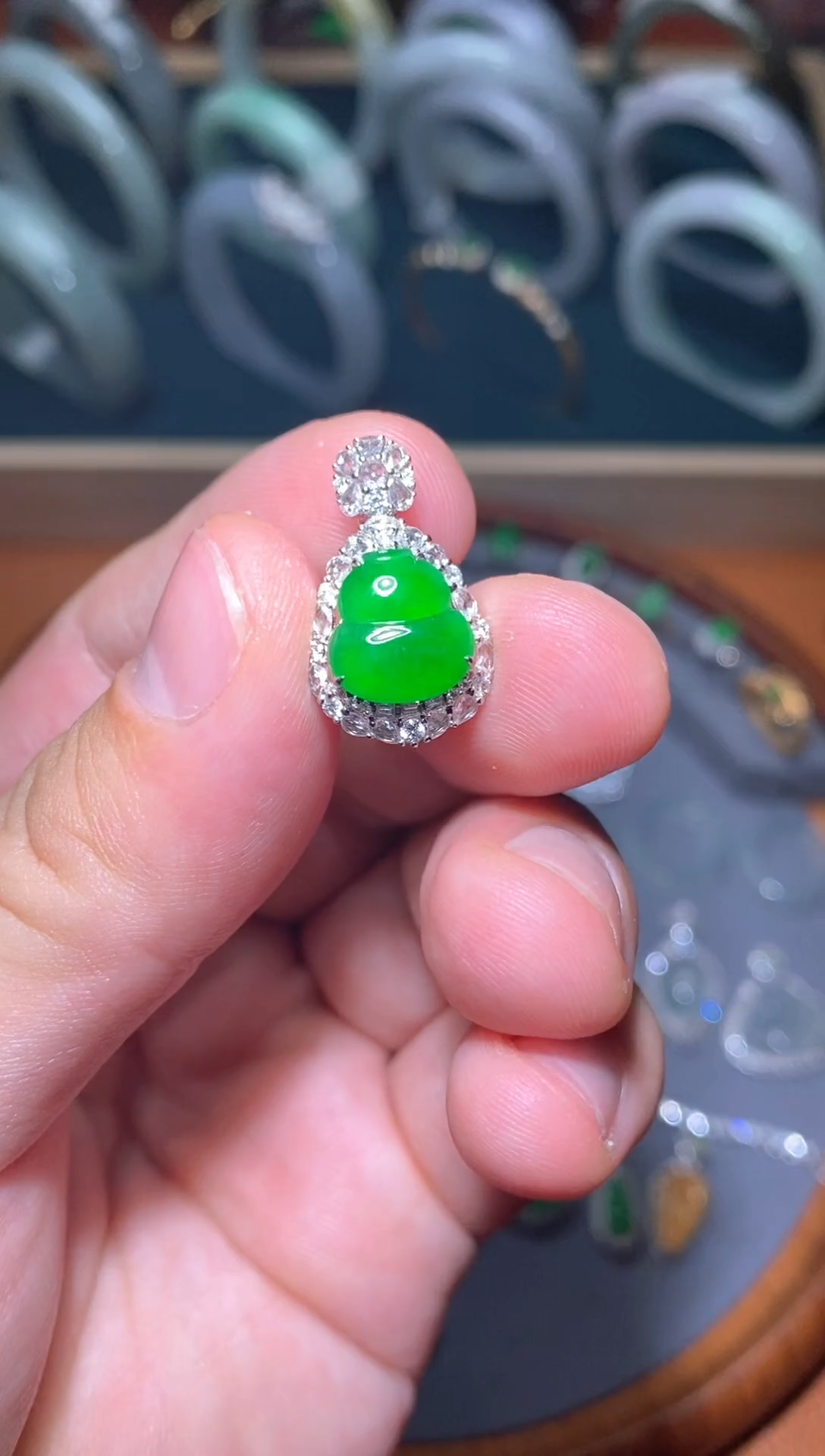 【闪购商品】翡翠颈饰18K金镶嵌/19/葫芦