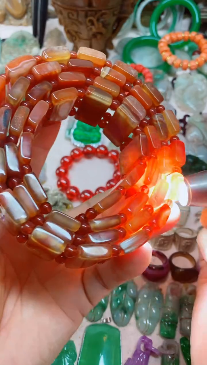 1直播间的实时画面