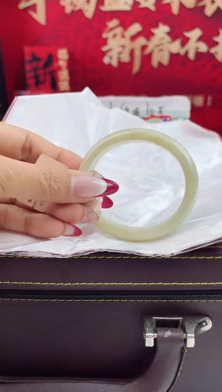 【闪购商品】翡翠手镯（贵妃镯）未镶嵌6翡翠手镯