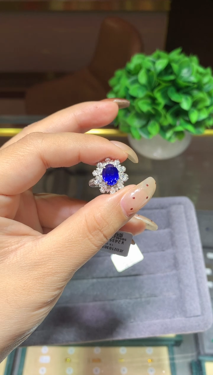 戒指蓝宝石18K金镶嵌元**人3.07ct