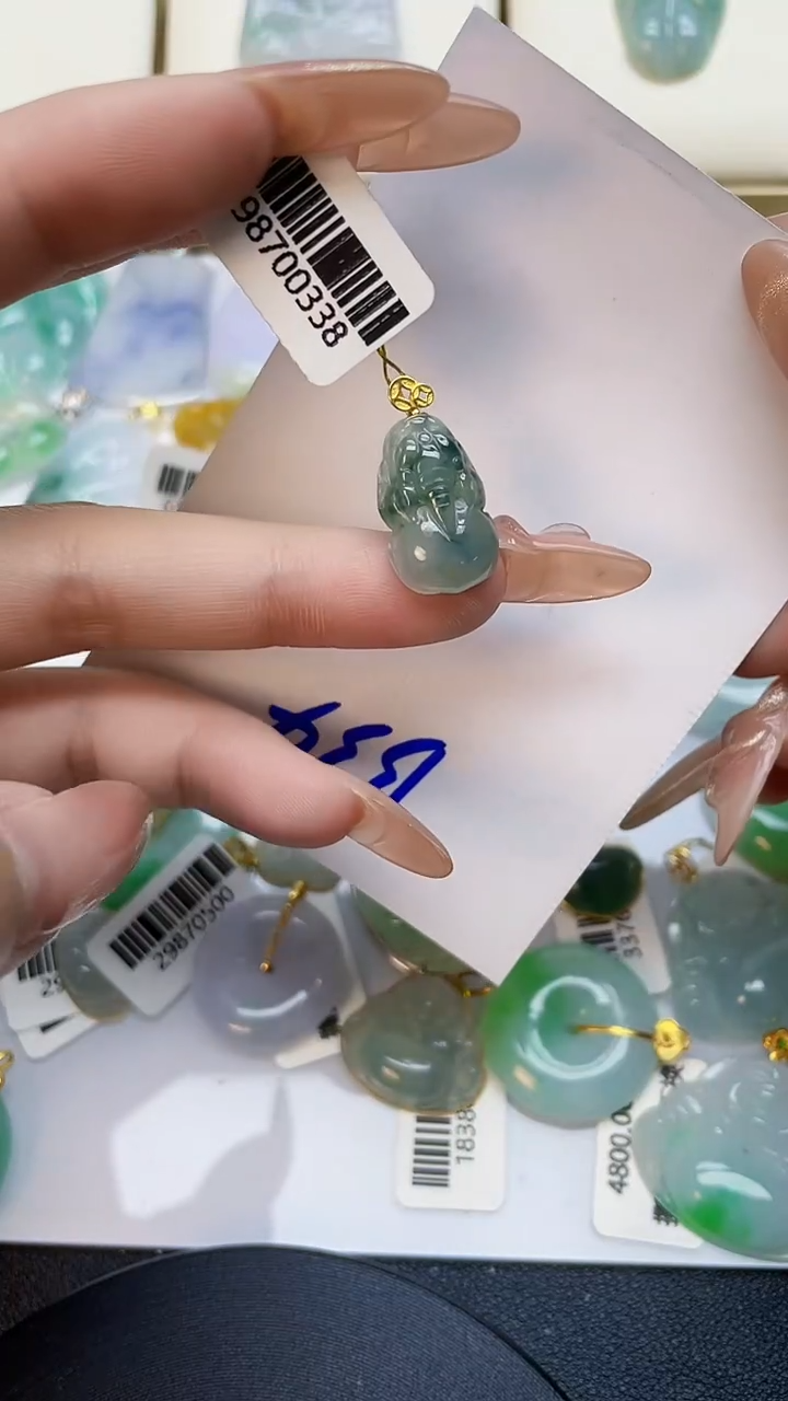 【闪购商品】翡翠颈饰18K金镶嵌00000000