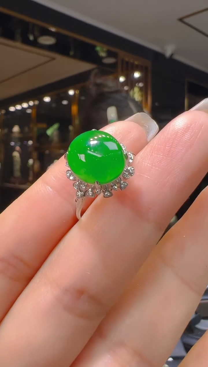 翡翠18K金镶嵌戒指077      