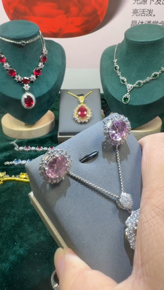 戒指蓝宝石18K金镶嵌3