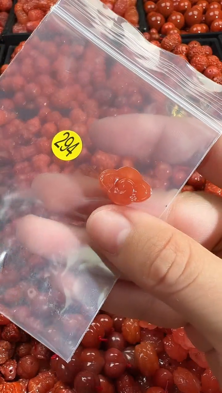 颈饰未镶嵌南红玛瑙1