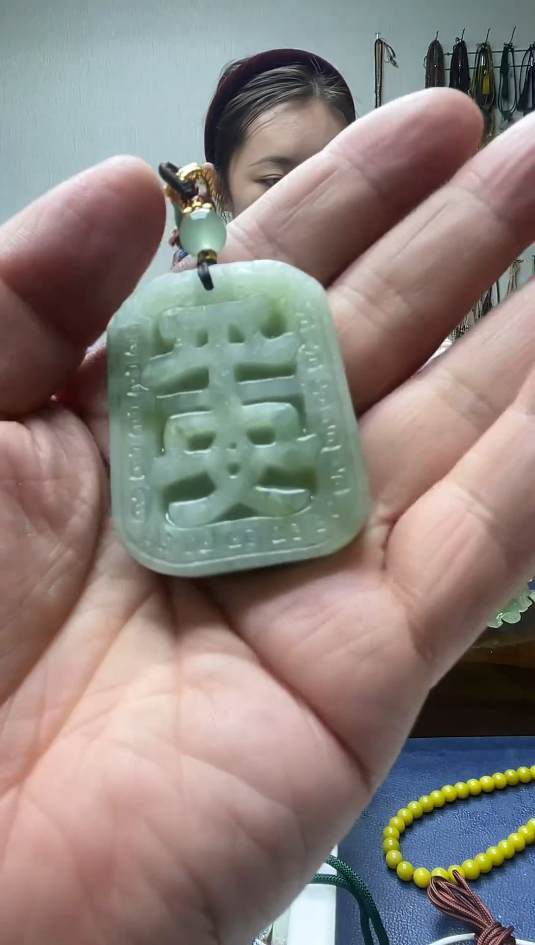 未镶嵌岫玉颈饰·
