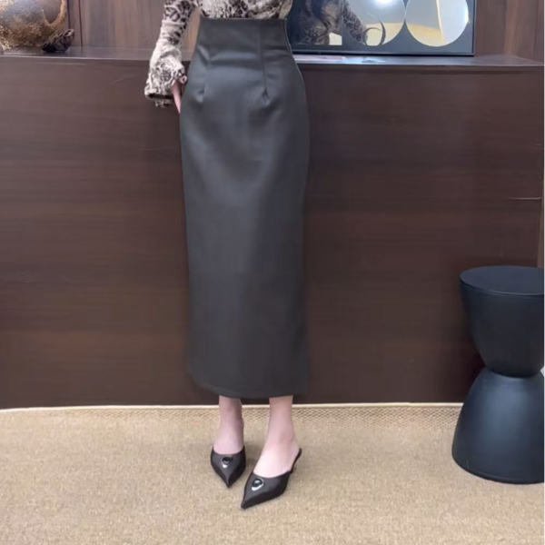 璐璐定制--2025秋季新款高腰时尚百搭通勤气质显瘦A字半身皮裙