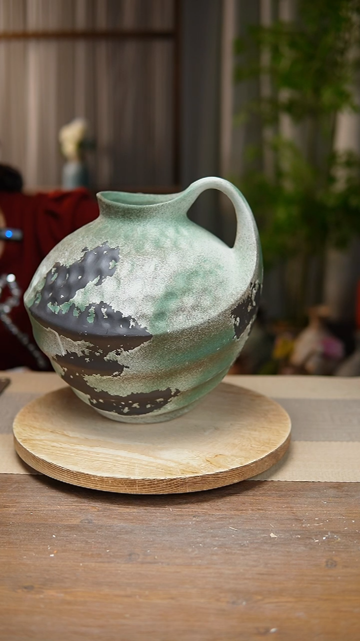 【闪购商品】陶瓷 花器诧寂复古绿胖奶壶