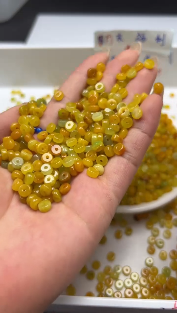 翡翠散珠w1491黄翡隔片6*3mm*30颗