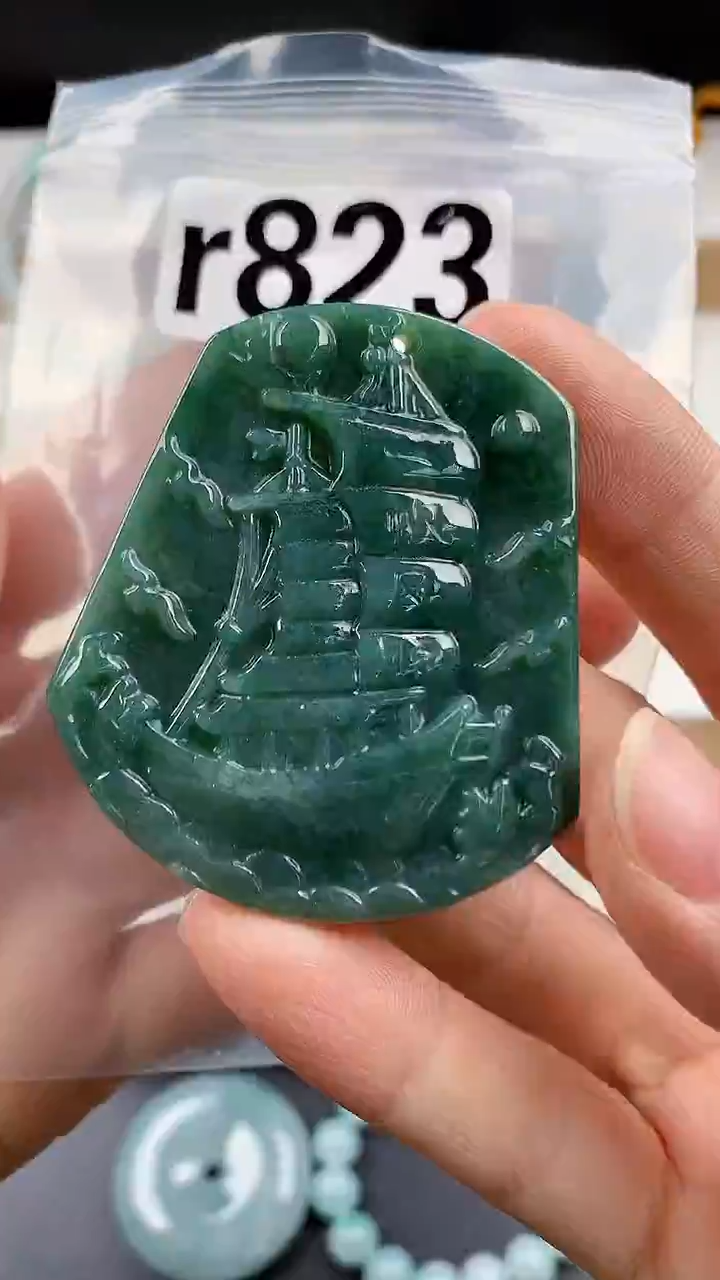 颈饰未镶嵌翡翠天然翡翠吊坠挂件