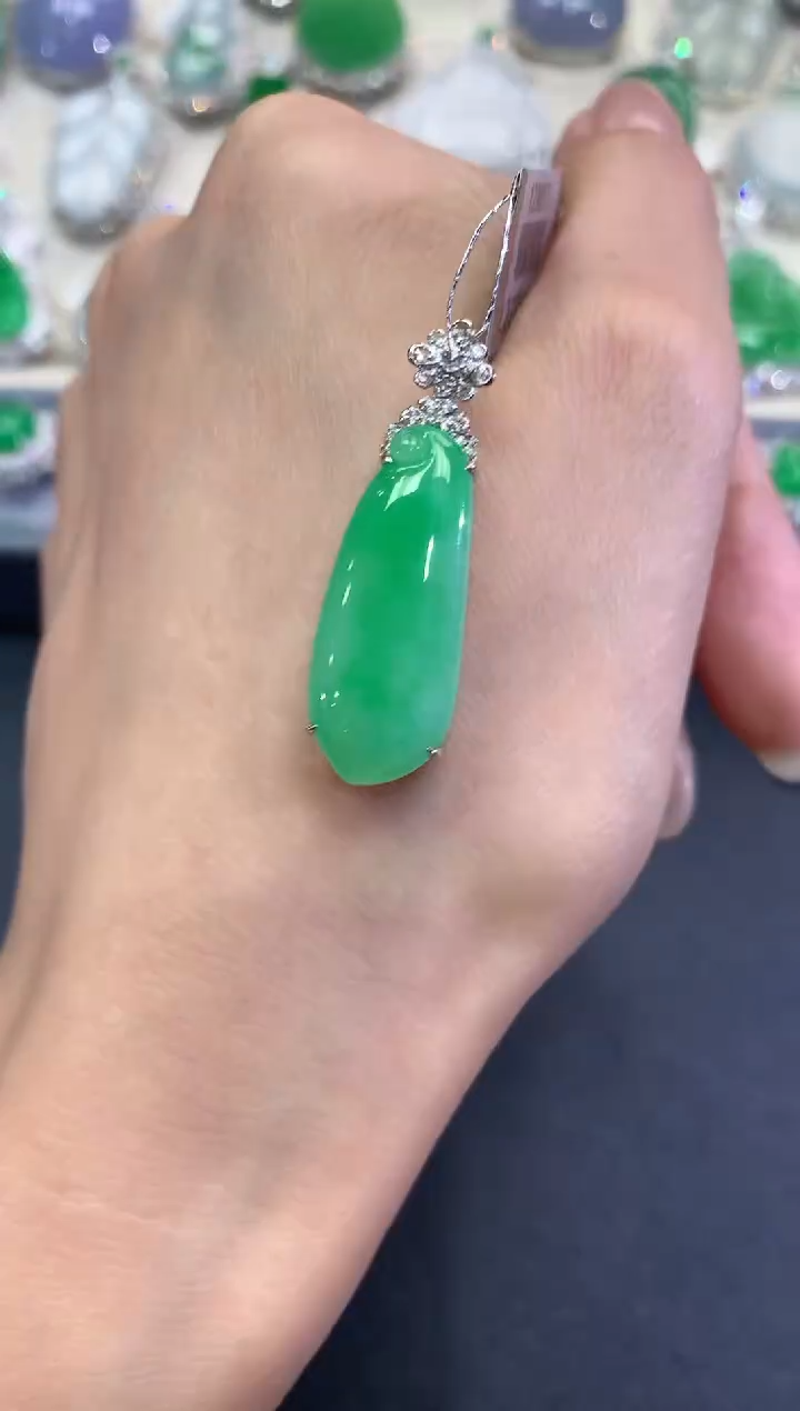 【闪购商品】翡翠吊坠(不含链)18K金镶嵌q60