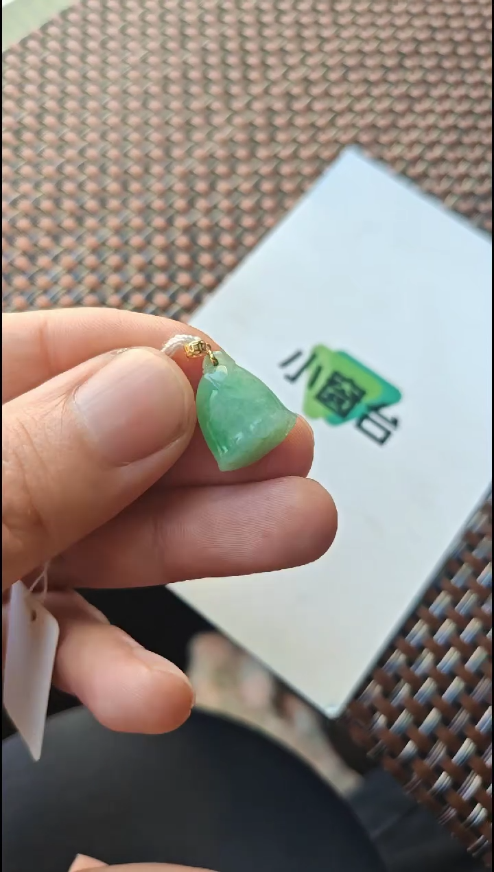 【闪购商品】翡翠颈饰18K金镶嵌翡翠颈饰18K金镶嵌