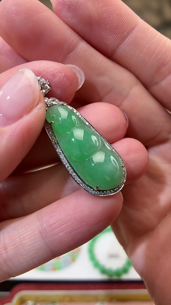 吊坠(不含链)18K金镶嵌翡翠豆子