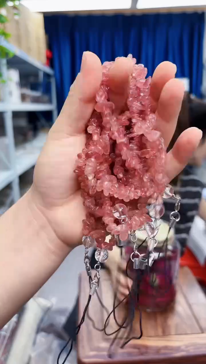 未镶嵌手链水晶草莓晶碎石手机链一条
