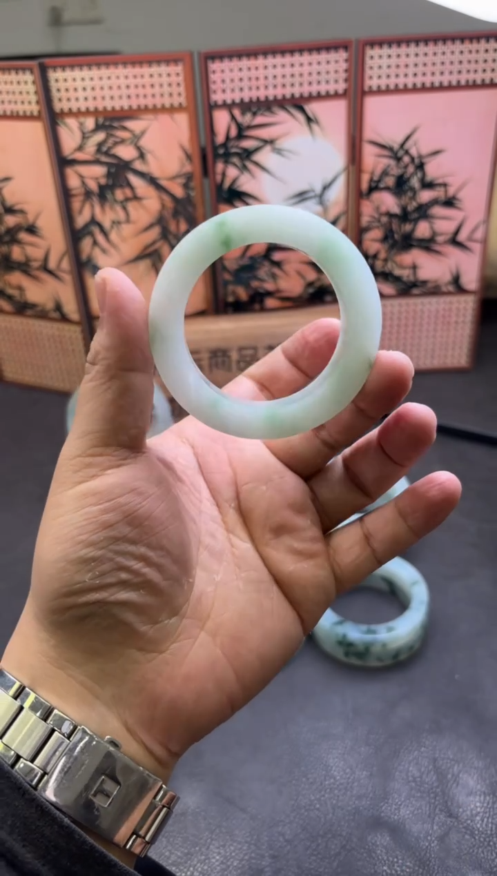 未镶嵌手镯定制翡翠吾****饰手镯