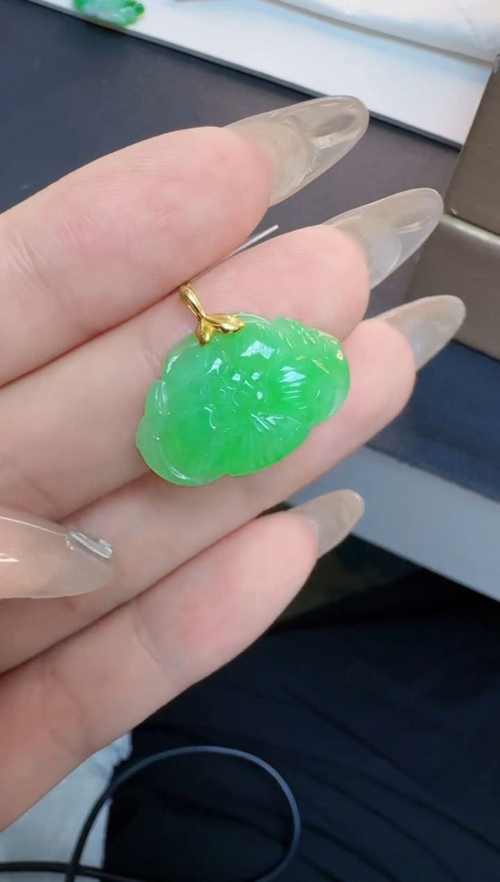翡翠18K金镶嵌颈饰缅甸天然A货